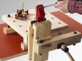 Zacisk drewniany SJOBERGS - zastosowanie na imadle Smart Workstation Pro